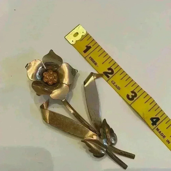 Vintage Jewelry - Vintage Brass Flower Brooch